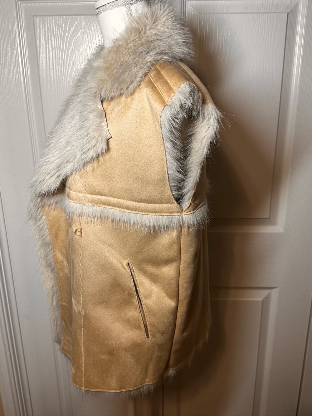 Elan Tan Suede Vest with Cream Fur Collar - Picture 3 of 6